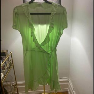 Aritzia sunday best dress , green size L never worn no tags